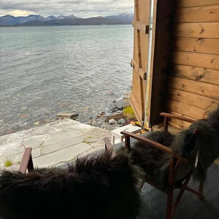 Holiday home Cozy By The Waterfront - 20 Minutes From The Center *