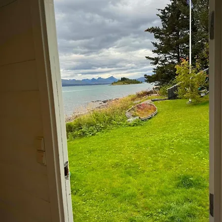 Cozy By The Waterfront - 20 Minutes From The Center Holiday home *